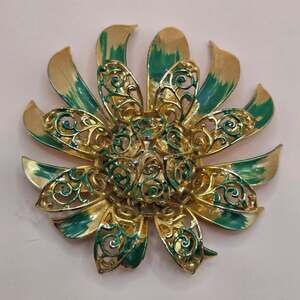 Vintage Gold Tone and Green Enamel Pin Brooch